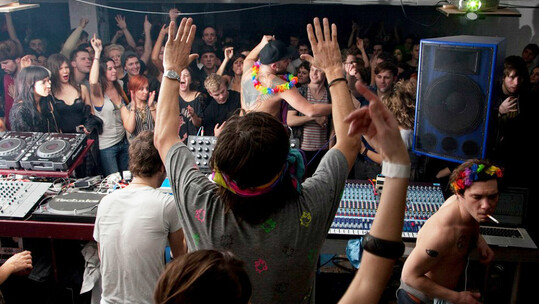 4 πάρτι για το Σαββατοκύριακο