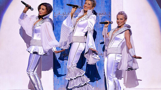 Απόψε η μεγάλη πρεμιέρα του Mamma Mia στο Θέατρο Badminton