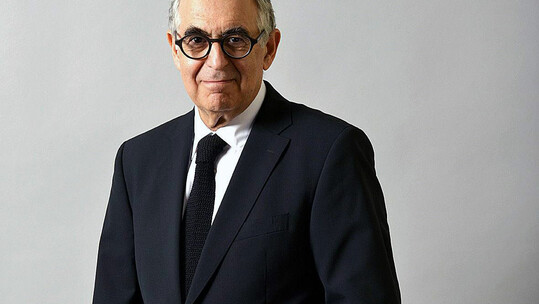 Η Κατερίνα Σχινά συνομιλεί με τον Μετίν Αρντιτί στον ΙΑΝΟ