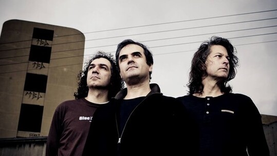 Οι Human Touch σε online streaming από το Half Note