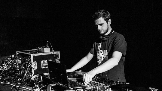 O Dreadsquad κάνει μια βουτιά στο παρελθόν του