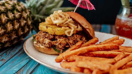 Boonoonoonoos: Καλοκαιρινή απόλαυση με γεύση από Καραϊβική στα TGI Fridays™!