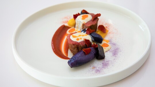 O sous chef του τριάστερου «The Fat Duck» έρχεται στο Mylos Bar Restaurant της Σαντορίνης