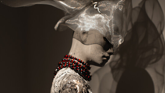 «Invitation to Elicitation» - Μια έκθεση τέχνης συνδυάζεται με χειροποίητα κοσμήματα