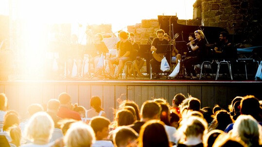 O Andreas Richter μιλά για το Διεθνές Φεστιβάλ Μουσικής Μολύβου και το φετινό του θέμα «Συγχρονισμός»