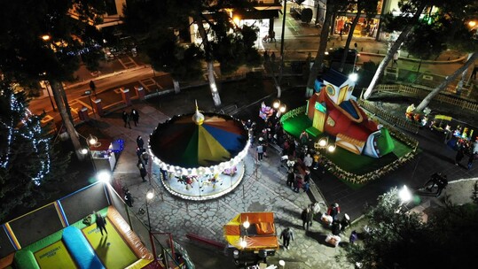 Η «Νιφάδα» της Πτολεμαΐδας καλεί μικρούς και μεγάλους να πουν τα κάλαντα από τα μπαλκόνια τους