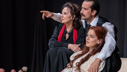 ΙΣΤΟΡΙΑ ΧΩΡΙΣ ΟΝΟΜΑ  Το κρυφό πάθος της Πηνελόπης Δέλτα για τον Ίωνα Δραγούμη στο Βεάκειο