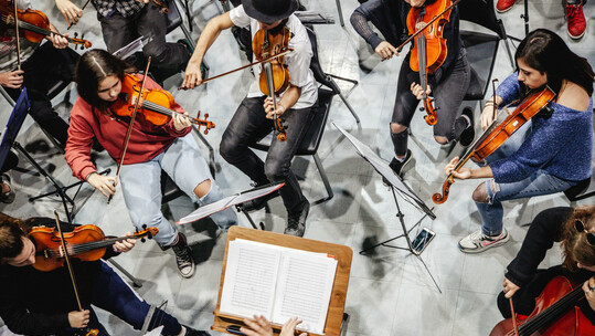 Στο Ηρώδειο η μεγάλη συναυλία World A Music από το El Sistema Greece και τον Blend Mishkin