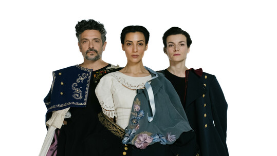 MANTΩ:la bella Greca -Αντί στεφάνου για όσους ζήσαν τολμηροί-