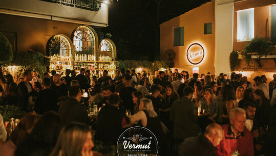 Vermut: Στάση στην Πάτρα για ηλιοβασίλεμα και… πάρτι!