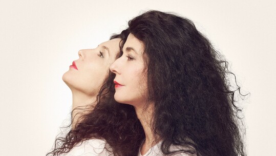 Katia & Marielle Labèque: Το Φεστιβάλ της Άνοιξης ανοίγει με το καλύτερο πιανιστικό δίδυμο του κόσμου
