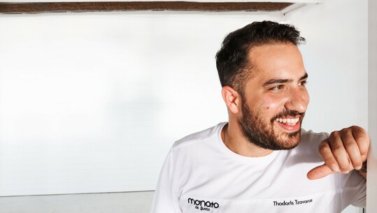 Ο Θοδωρής Τζαβάρας μας ξανασυστήνει το ανανεωμένο Monato da gusto, στο Κάθισμα της Λευκάδας