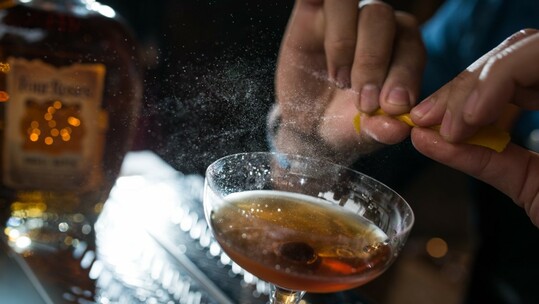 Το “Athens Bar Show Closing Party”