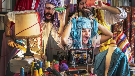 Ο Ραφτάκος των Λέξεων: Μια παράσταση από τη θεατρική ομάδα Μικρός Νότος