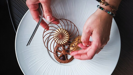 Η βραβευμένη pastry chef Marie Simon έρχεται στο ARK