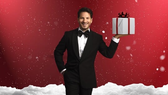 The Most Wonderful Time Of The Year: Ο Γιώργος Περρής ανεβαίνει στη σκηνή του Θεάτρου Παλλάς