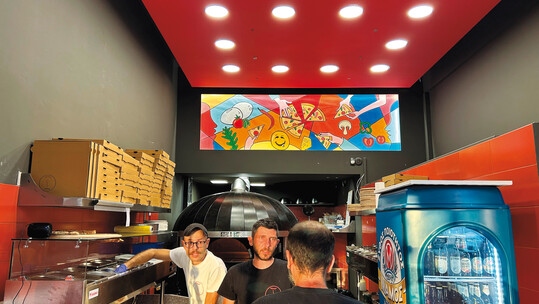 Mozzart Pizza: H γεύση που παντρεύει Ρώμη και Νάπολη μόλις ήρθε στον Χολαργό