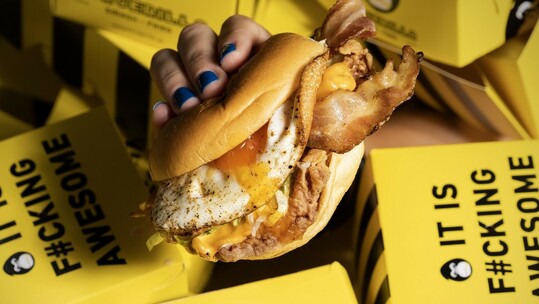 Burgerilla: Εκεί που το smashed burger είναι f#cking awesome