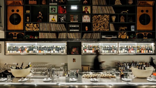 Ένα από τα πιο εμβληματικά wine bar του κόσμου έρχεται στην Αθήνα για τα δεύτερα γενέθλια του Pharaoh