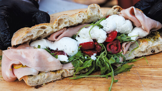 V-1935: Τέχνη και επιστήμη συνδυάζονται για να ξανασυστήσουν τη γεύση της πίτσας