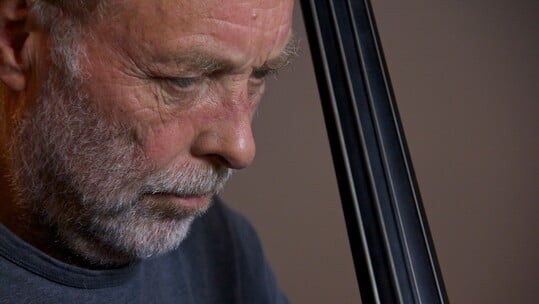 Dave Holland: Ο θρύλος της τζαζ Ντέιβ Χόλαντ έρχεται στο Ηρώδειο