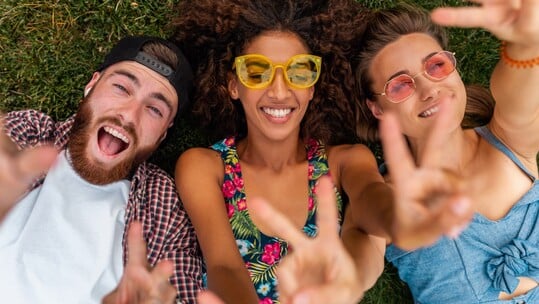 Happy Vibes Festival: Ένα διήμερο γεμάτο vibes για καλό σκοπό