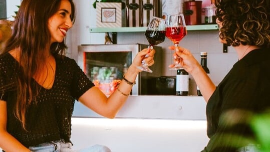 311 Downtown Dining Bliss: Ο χώρος όπου το gluten-free γίνεται επιλογή, όχι συμβιβασμός