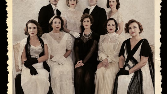 «Αλεξάνδρεια»: Μια θεατρική ιστορία έρωτα και μνήμης ανάμεσα σε δύο εποχές