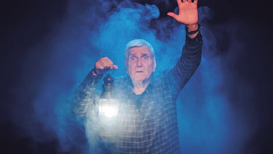 «Ο σταθμάρχης»: Ένας ψυχολογικός μονόλογος τρόμου και υπαρξιακής αγωνίας