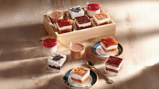 Γλυκά σε σφηνάκια Στάμου: οι μικρές γιορτινές απολαύσεις που αγαπιούνται σε κάθε τραπέζι