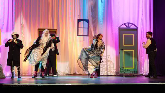 Τι κάνει τον «Αρσέν Λουπέν» μία από τις πιο επιτυχημένες παραστάσεις της σεζόν;