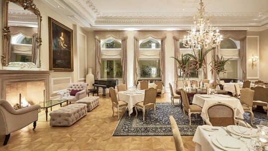 Μία από τις κορυφαίες Michelin Star εμπειρίες της χρονιάς έρχεται στην Αθήνα