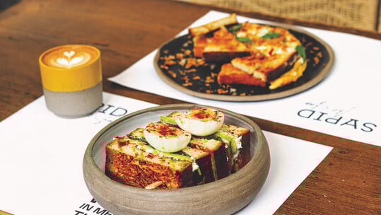 Sapid the Shop: Ήρθε πριν από πέντε χρόνια στην Πετρούπολη και την άλλαξε για πάντα