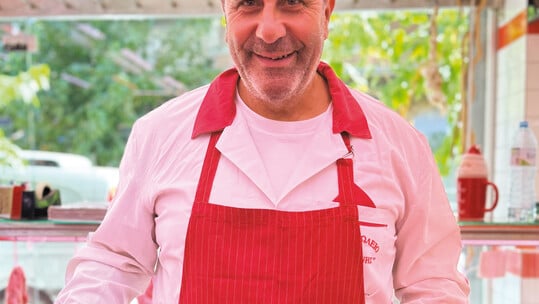 Κρεοπωλείο «ο Γιάννης»: Η οικογένεια που φροντίζει το καθημερινό μας τραπέζι