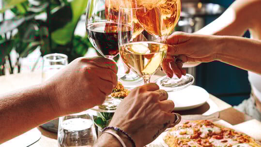 Vibo Bistrot Piraeus: Ένα μεσογειακό bistrot που ταιριάζει με τη ζωντανή πλευρά του Πειραιά