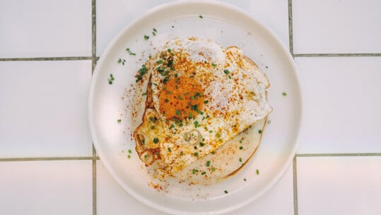 Διακοπές: Hot dog για πρωινό εκεί που είναι πάντα καλοκαίρι