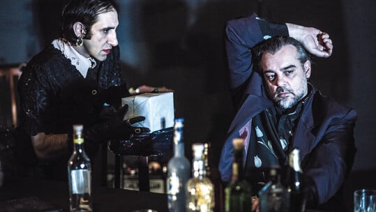 Ιβάνοφ! του Άντον Τσέχοφ: Η παράσταση του Γιάννη Χουβαρδά είναι από εκείνες που πρέπει να δεις