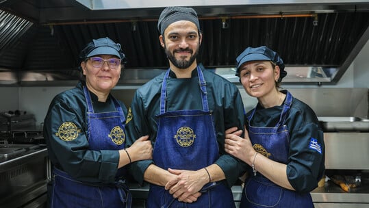 Ήρθε πλέον και στο κέντρο της Αθήνας ο γνωστός «ΜΠΑΜΠΗΣ» του Φαλήρου