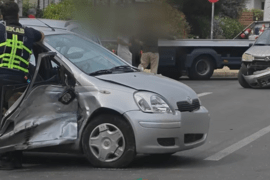 Τροχαίο στη Γλυφάδα: Παραβίασε STOP και τραυμάτισε δύο ηλικιωμένες