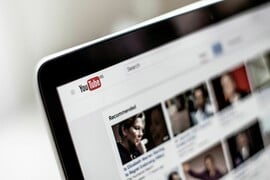 Η Αυστραλία θα απαγορεύσει το YouTube στα παιδιά κάτω των 16 ετών