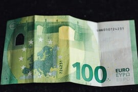Επίδομα 100 ευρώ: Πότε πληρώνεται