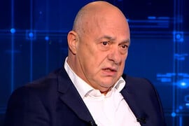 Νέο τηλεοπτικό παραλήρημα του Αχιλλέα Μπέου με ομοτρανσφοβικές δηλώσεις