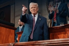 ΤΡΑΜΠ ΚΑΠΙΤΩΛΙΟ ΜΑΚΡΑ ΟΜΙΛΙΑ ΧΡΥΣΗ ΕΠΟΧΗ ΑΜΕΡΙΚΗ