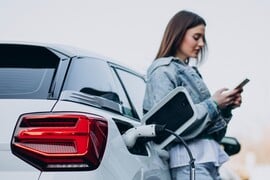 ΗΛΕΚΤΡΙΚΑ ΟΧΗΜΑΤΑ ΠΕΤΡΕΛΑΙΟ ΕΞΟΙΚΟΝΟΜΗΣΗ