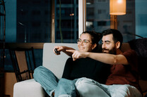 Nova series marathon: Ο πιο εορταστικός binge watching οδηγός είναι εδώ