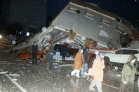 Φονικός σεισμός 7,8 Ρίχτερ: Εκατοντάδες νεκροί σε Τουρκία και Συρία