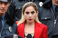 Joker 2: Η Lady Gaga είναι η τέλεια Harley Quinn- Οι πρώτες εικόνες από τα γυρίσματα