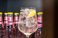 Το Sunset Party του Schweppes στο Moxy που θα θυμόμαστε για καιρό