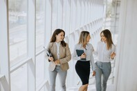 «Master your own business»: Η Mastercard επενδύει στην επόμενη γενιά γυναικείας επιχειρηματικότητας