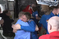 Ο πύραυλος της SpaceX έφτασε στον ISS - Η στιγμή της συνάντησης με τους αστροναύτες της NASA
